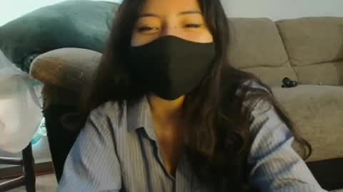 reni_tendress online show from October 7, 2025, 4:59 pm