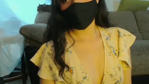 reni_tendress online show from October 9, 2025, 4:16 pm