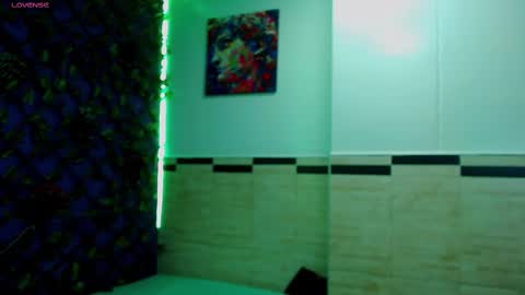 R E N E  online show from February 12, 2025, 7:34 am