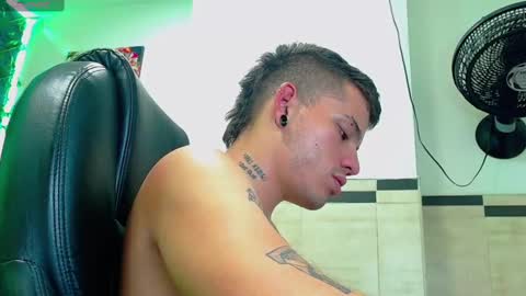 R E N E  online show from February 20, 2025, 11:09 am