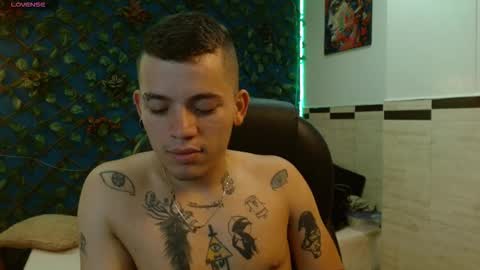 R E N E  online show from September 9, 2025, 3:17 am