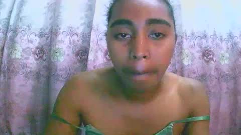 Snapshot of rephaleta chatting on October 4, 2025, 7:06 am Rephaleta online show from October 4, 2025, 7:06 am