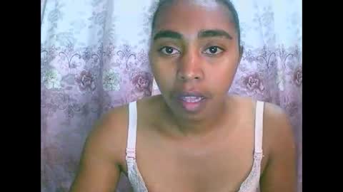 Snapshot of rephaleta chatting on October 6, 2025, 6:44 am Rephaleta online show from October 6, 2025, 6:44 am