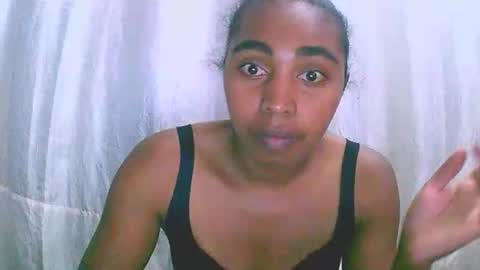 Snapshot of rephaleta chatting on October 24, 2025, 10:44 am Rephaleta online show from October 24, 2025, 10:44 am