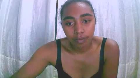 Snapshot of rephaleta chatting on November 4, 2025, 6:01 am Rephaleta online show from November 4, 2025, 6:01 am