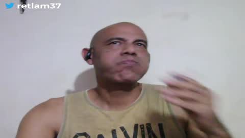 Snapshot of retlam37 chatting on May 1, 2026, 3:11 am Walter online show from May 1, 2026, 3:11 am