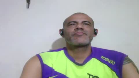 Snapshot of retlam37 chatting on May 6, 2026, 4:19 am Walter online show from May 6, 2026, 4:19 am
