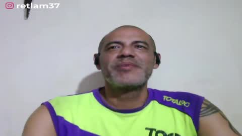 Snapshot of retlam37 chatting on May 21, 2026, 5:03 am Walter online show from May 21, 2026, 5:03 am