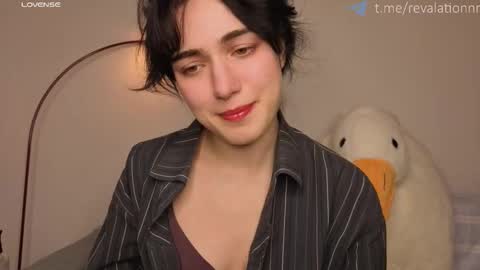 Ewiwi online show from November 17, 2025, 4:35 pm