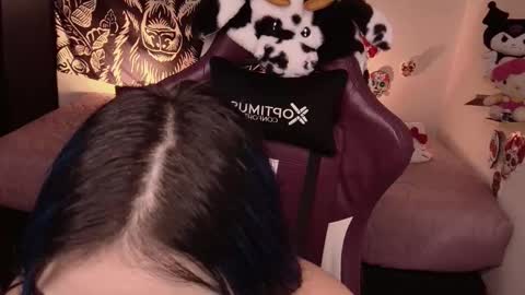 Snapshot of revenmiller_ chatting on October 8, 2025, 1:31 pm Reven online show from October 8, 2025, 1:31 pm