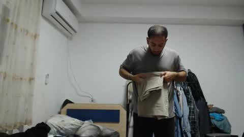 Snapshot of revivedunknown chatting on October 21, 2025, 3:13 pm Chris online show from October 21, 2025, 3:13 pm