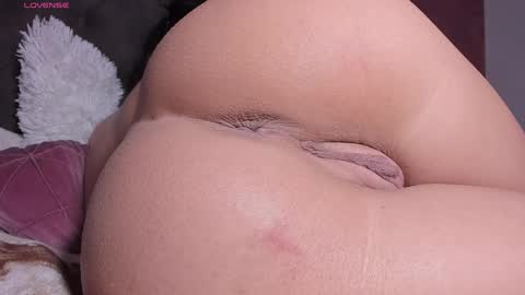reyna77 online show from May 24, 2026, 5:40 pm
