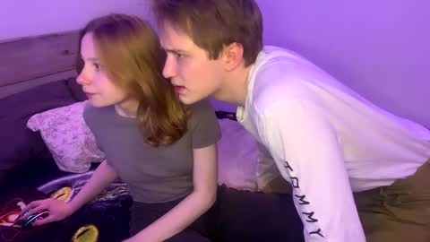 Lola online show from May 5, 2026, 7:33 pm