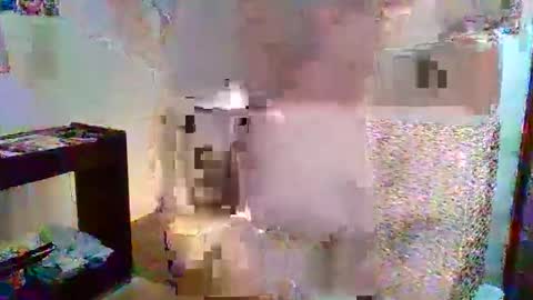 Dee online show from June 9, 2026, 7:47 pm