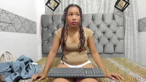 riaha_18_ online show from December 14, 2024, 1:27 pm