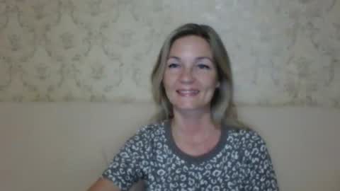 Snapshot of rialur09 chatting on October 3, 2025, 5:54 pm Galina online show from October 3, 2025, 5:54 pm