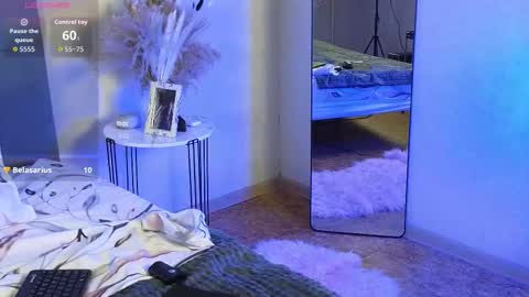 RIANA online show from February 2, 2026, 5:00 pm