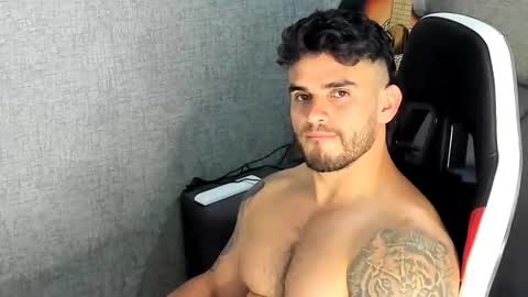 ricardogonzalez666 online show from October 5, 2025, 12:20 am