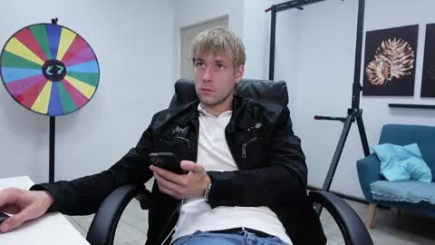 Snapshot of richard_hards chatting on June 3, 2026, 4:45 pm RICHARD HARDS online show from June 3, 2026, 4:45 pm
