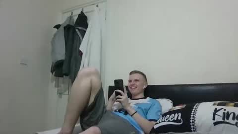 Snapshot of richardxr chatting on March 6, 2025, 6:05 pm Wolf Boy online show from March 6, 2025, 6:05 pm