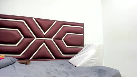 Richells  online show from October 18, 2025, 12:06 pm