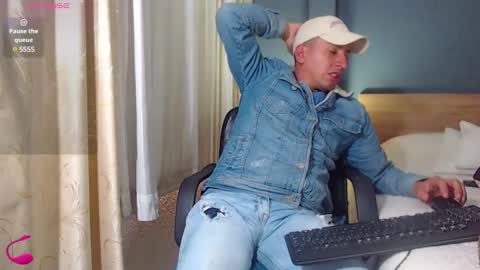 Snapshot of richi_grubby chatting on March 3, 2025, 8:54 pm David online show from March 3, 2025, 8:54 pm