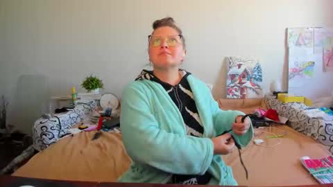 Anna - not anna - right Anna  online show from February 9, 2026, 1:04 pm