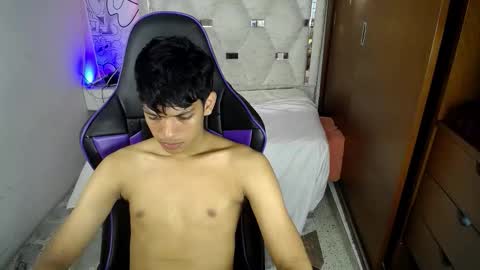 Snapshot of rick_oficiall chatting on February 2, 2026, 7:34 pm Rick oficiall online show from February 2, 2026, 7:34 pm