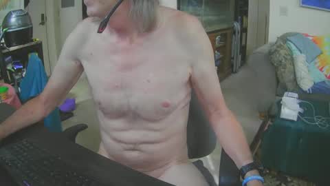 Snapshot of rickl56 chatting on September 17, 2025, 3:35 pm rickl56 online show from September 17, 2025, 3:35 pm