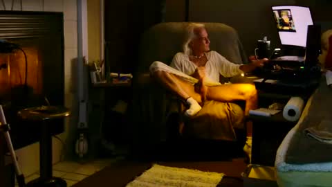 Snapshot of ricks4fun chatting on February 11, 2025, 5:05 am PINK HOLE TWINK online show from February 11, 2025, 5:05 am