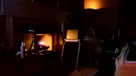 PINK HOLE TWINK online show from April 6, 2026, 4:10 am