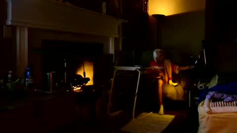 PINK HOLE TWINK online show from April 22, 2026, 2:58 am