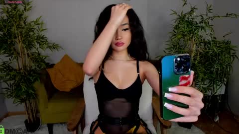 Layla online show from April 5, 2026, 3:15 am