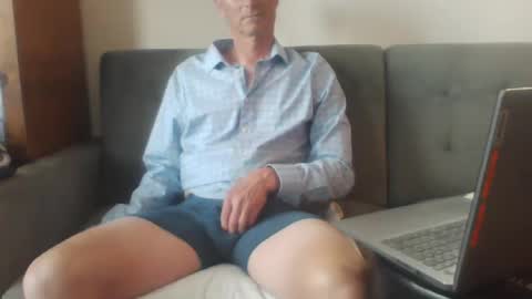 Snapshot of ridemehigh1 chatting on February 2, 2026, 3:44 pm ridemehigh1 online show from February 2, 2026, 3:44 pm