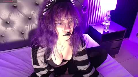 RIHONNA online show from December 16, 2025, 1:38 pm