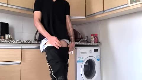 riia362963 online show from October 7, 2025, 5:48 am