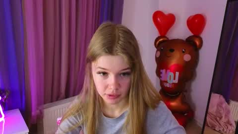 Rina online show from February 7, 2026, 9:40 pm