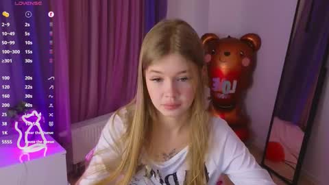 Rina online show from March 4, 2026, 9:32 pm