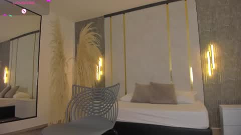 Riley Sierra online show from November 6, 2025, 1:01 pm