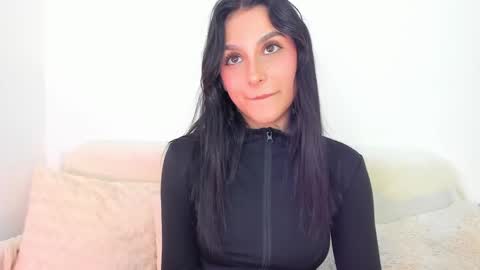 riley_tin online show from March 3, 2025, 4:46 pm