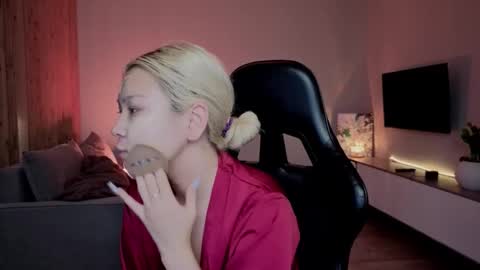 rileymee online show from March 17, 2026, 3:22 am