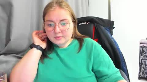 rina16 online show from November 1, 2025, 7:05 pm