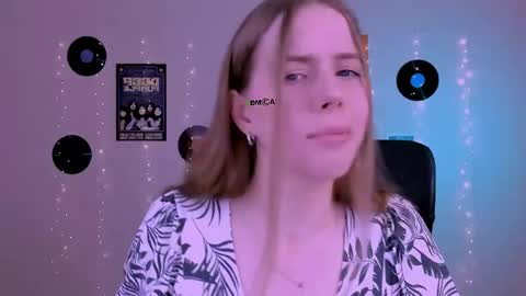 Snapshot of rina_gold_ chatting on June 5, 2026, 7:36 am Rina online show from June 5, 2026, 7:36 am