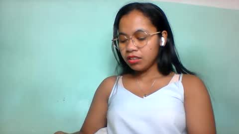 rinah856024 online show from June 5, 2026, 7:19 pm
