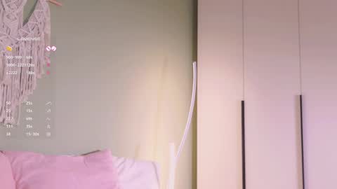 Rina online show from October 31, 2025, 9:54 am