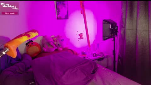    online show from April 17, 2026, 10:57 pm