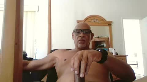 Snapshot of rionel chatting on July 28, 2026, 7:39 pm RioNel online show from July 28, 2026, 7:39 pm