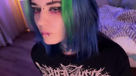   DianaBrite            fansl y online show from October 16, 2025, 5:25 pm