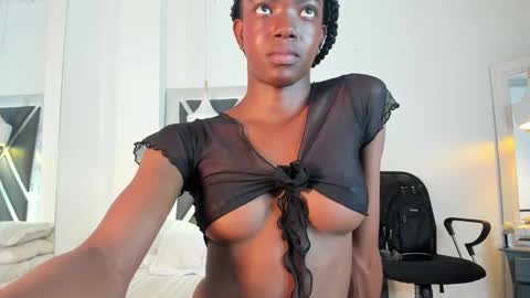 Ririblonde online show from October 6, 2025, 4:04 pm