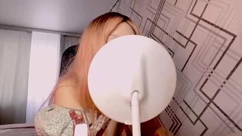 Nicole online show from March 15, 2026, 1:39 pm